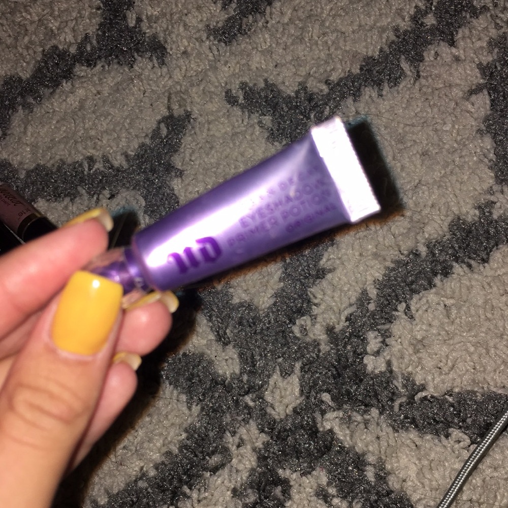 Makeup Bundle - Picture 6 of 6